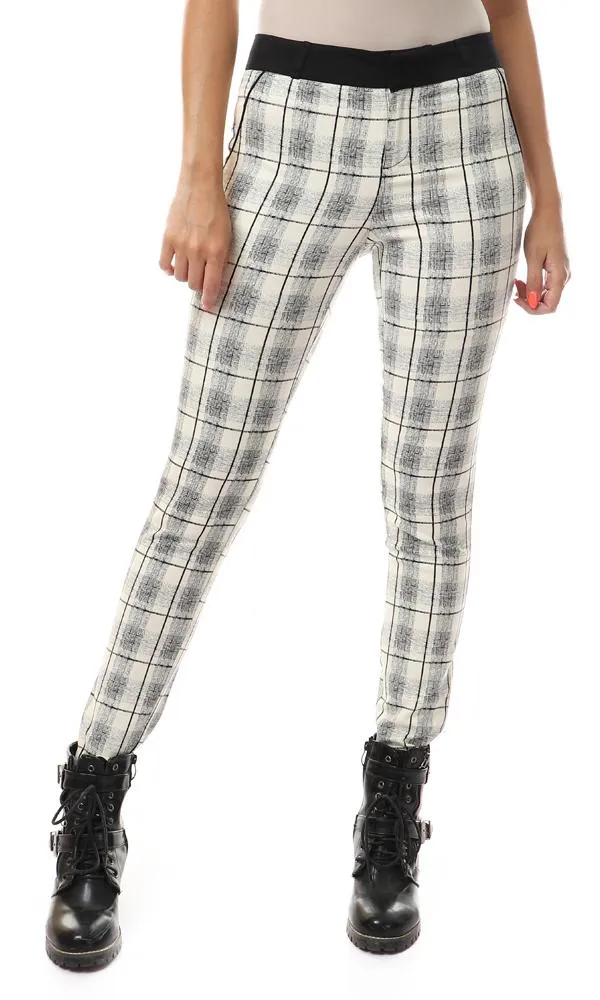 93130 Tartan Fashionable Legging - Off White & Black