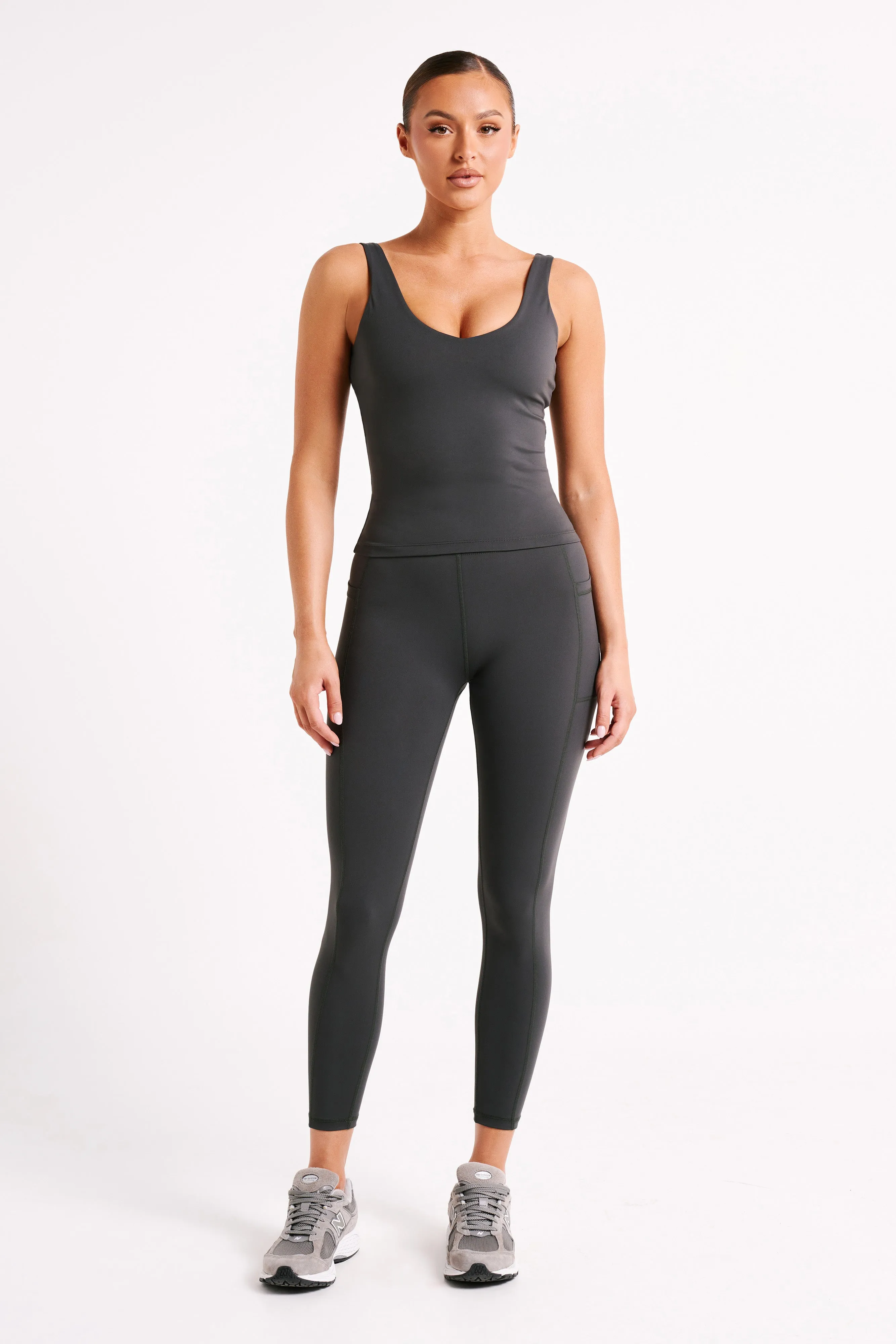 Briar V Back Leggings With Pockets - Charcoal