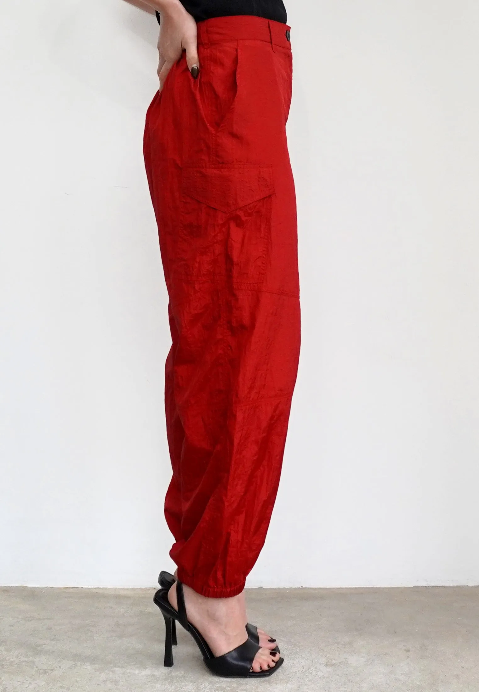 DISTANCE RED CARGO TROUSERS