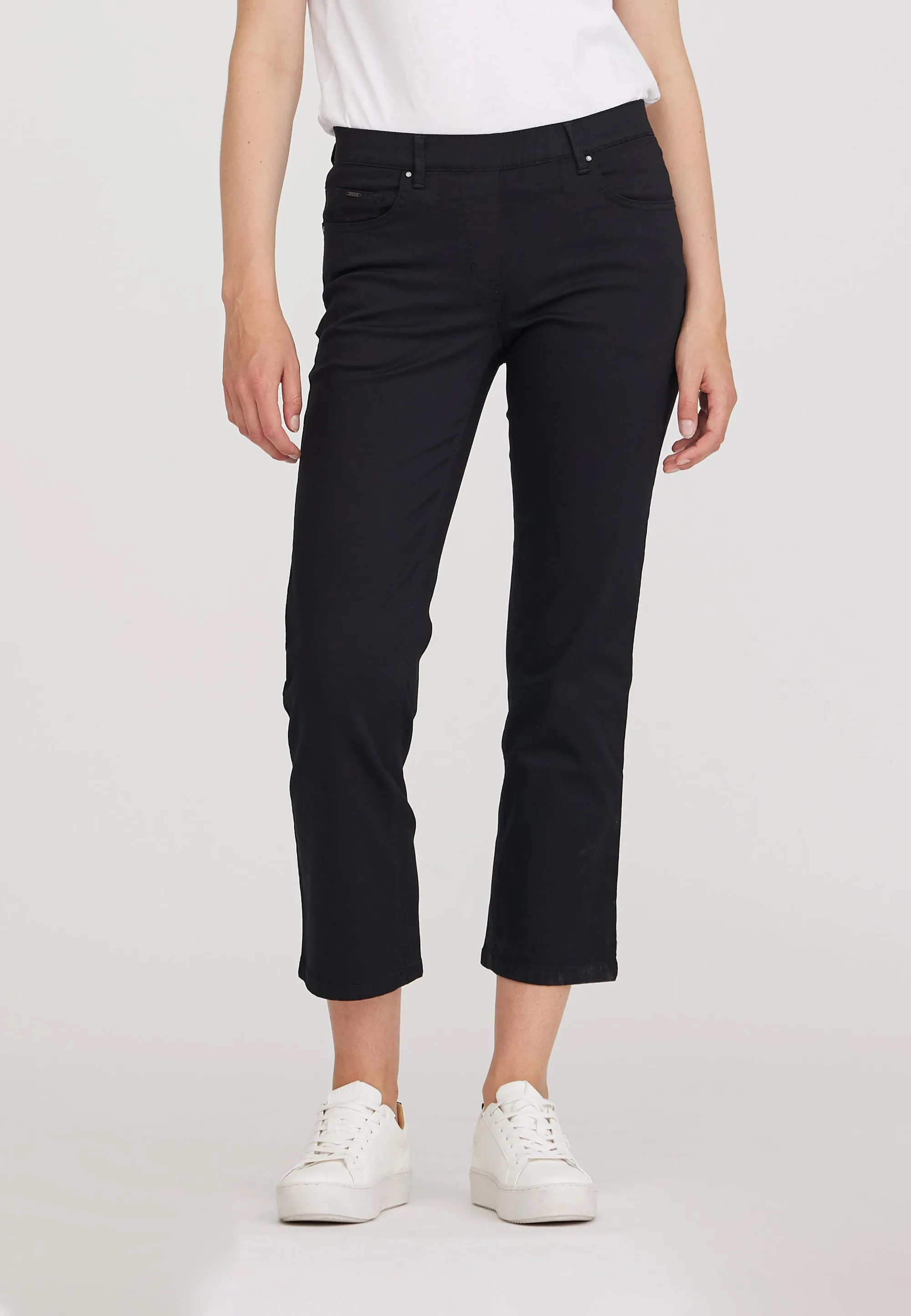 Helen Straight - Extra Short Length - Black