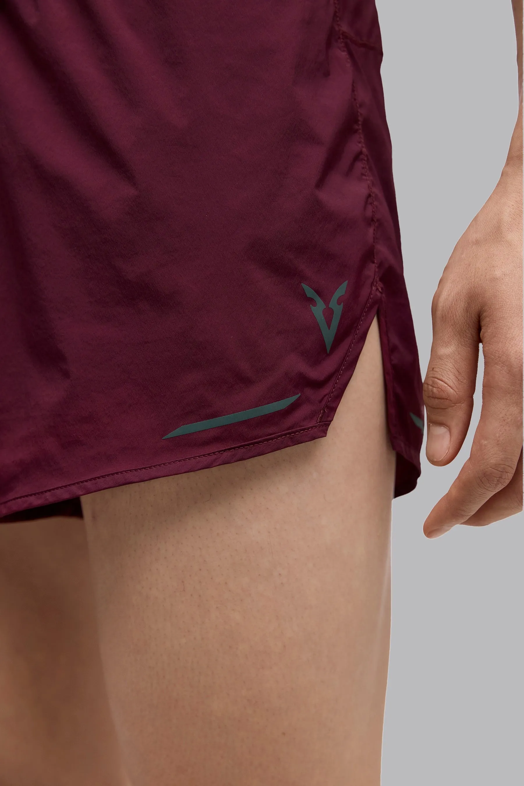 V_XLYTE 3" RUNNING SHORTS - Burgundy